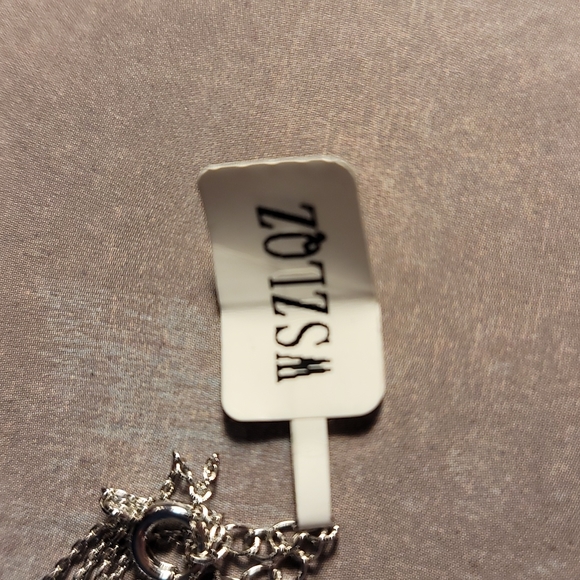 Charmed Aroma Necklace - Picture 3 of 3